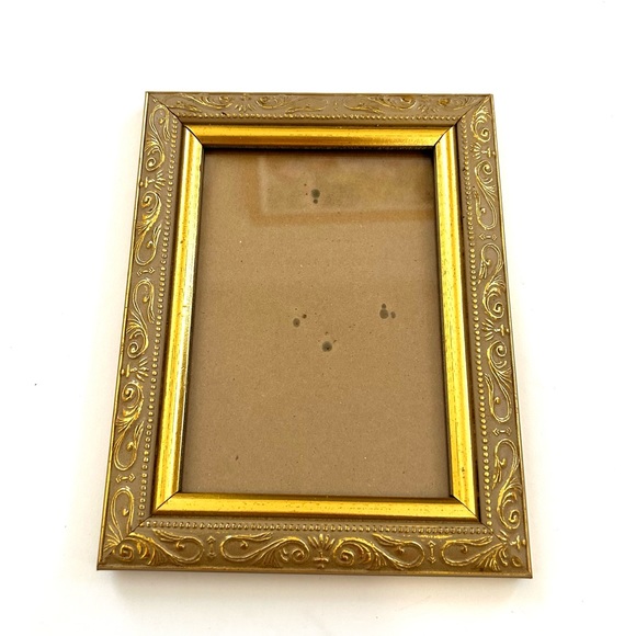Gold Etched Design Picture Frame fits 7”x5” photo size - Picture 2 of 7